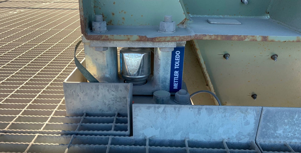 Load Out Bins – Load Cells for metring of crushed rocks into the trucks